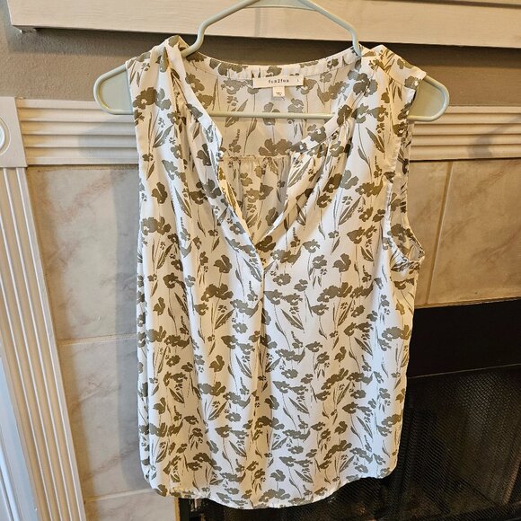 Women's Stitchfix fun2fun Sleeveless Floral Top - Picture 1 of 2